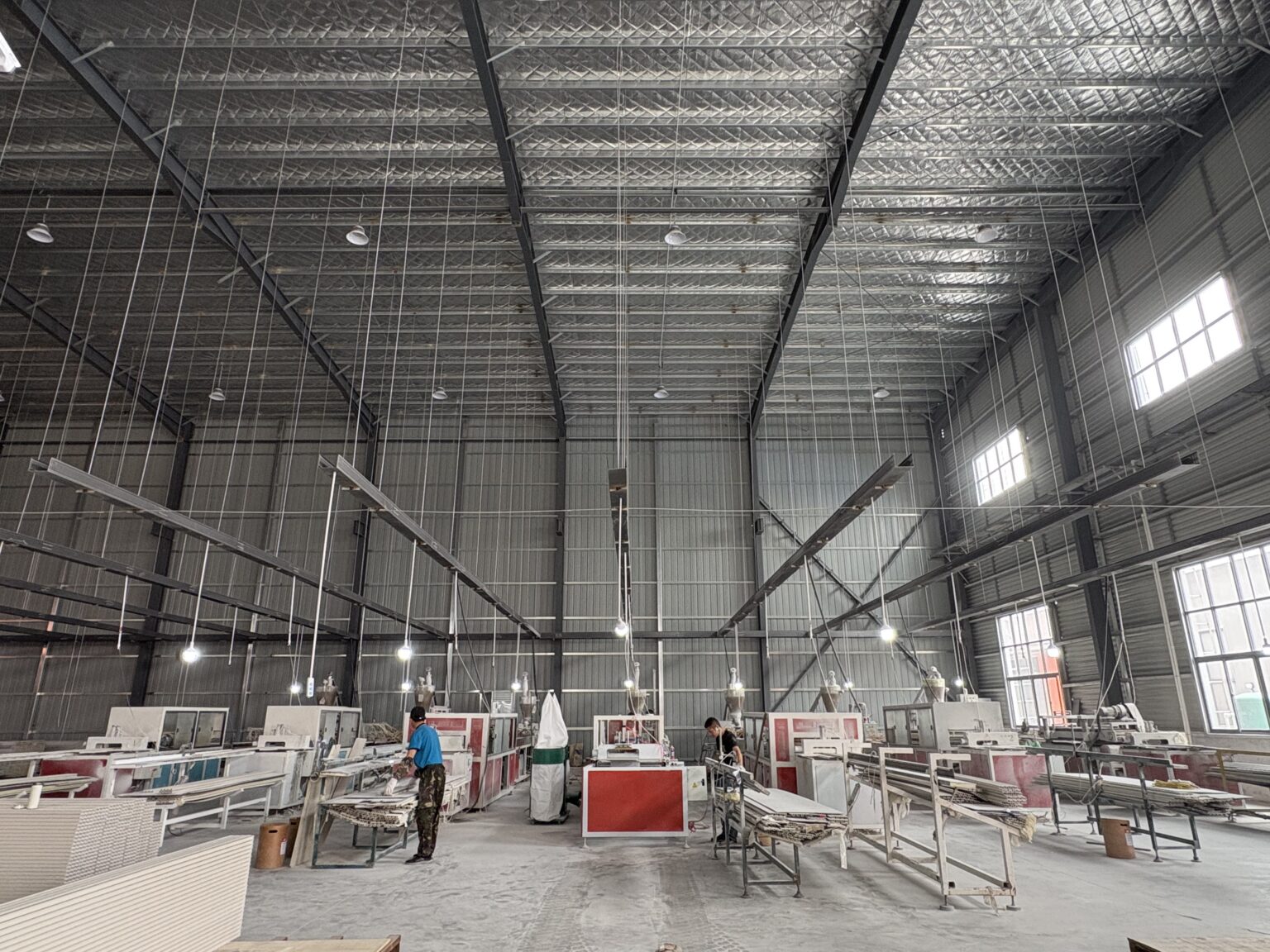 Qianren wall panel production workshop